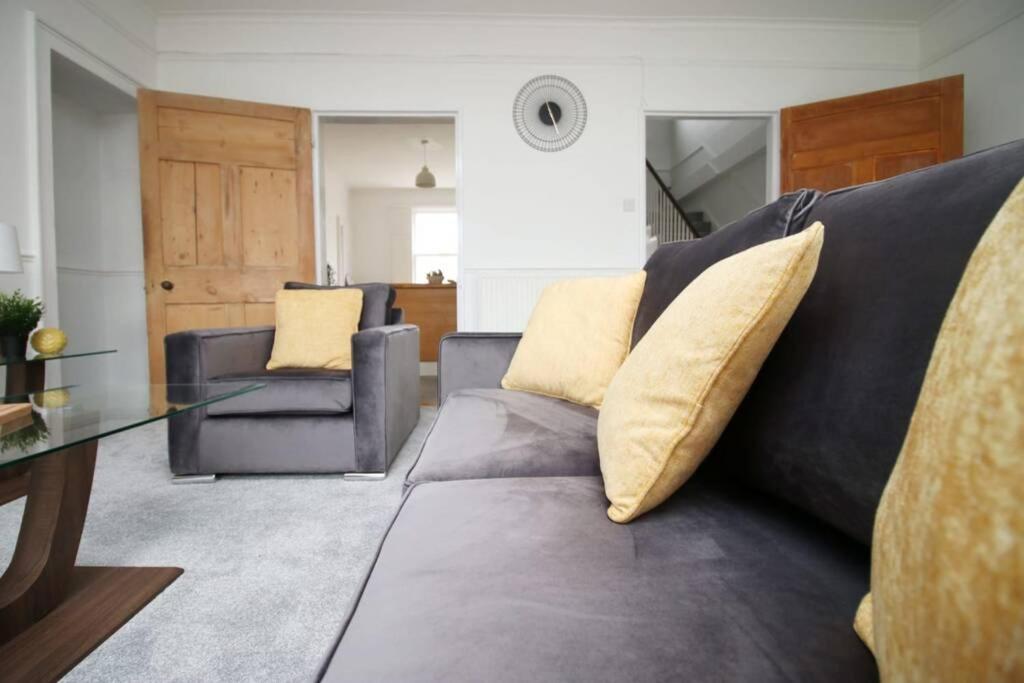 Spacious Georgian 3Bedroom Apartment- 10 Minute Walk To The River Avon, Roman Baths And Bath Abbey Exterior foto