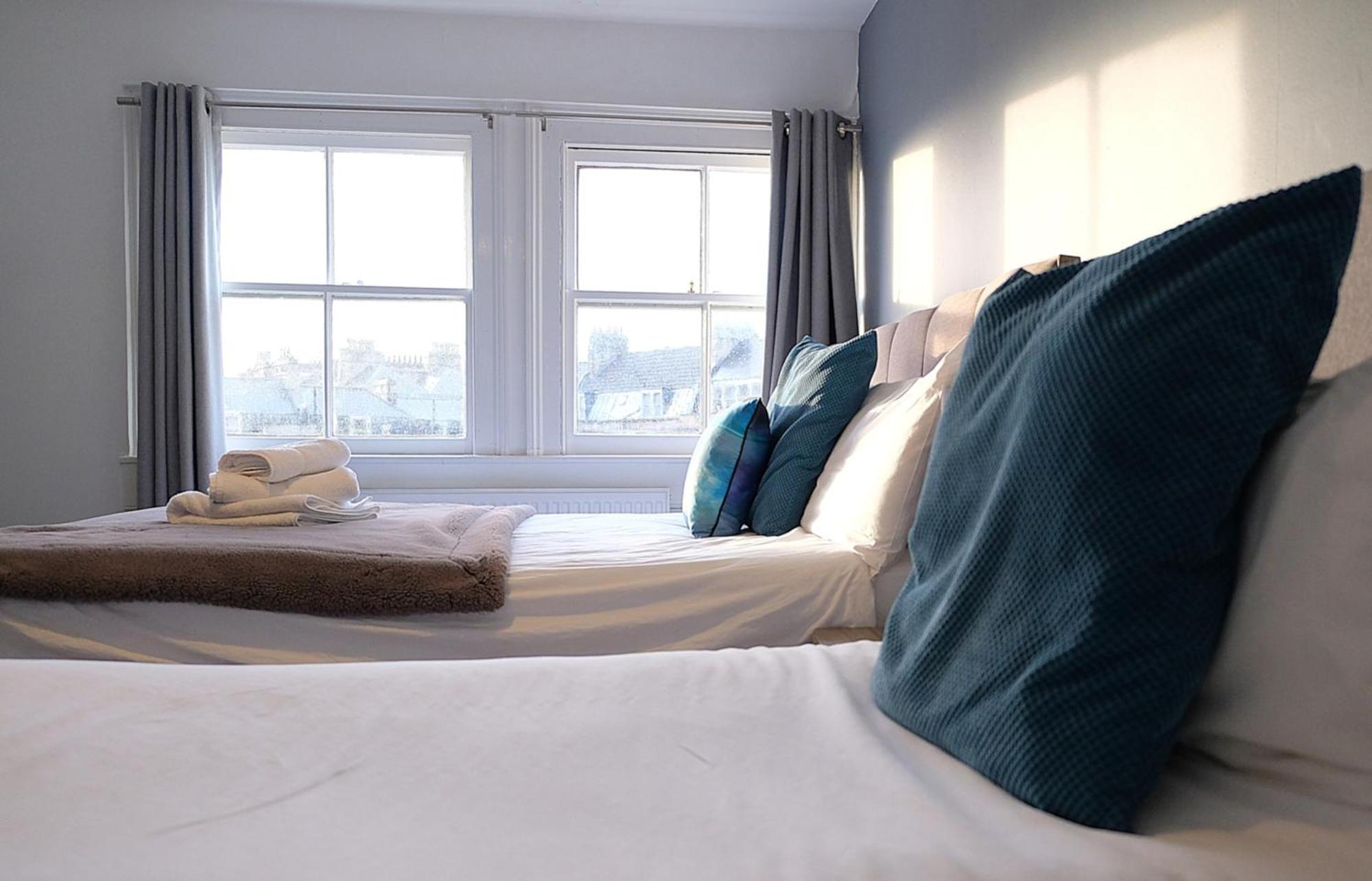 Spacious Georgian 3Bedroom Apartment- 10 Minute Walk To The River Avon, Roman Baths And Bath Abbey Exterior foto