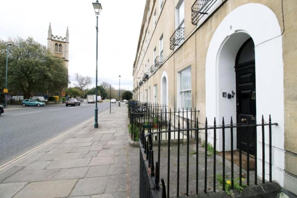 Spacious Georgian 3Bedroom Apartment- 10 Minute Walk To The River Avon, Roman Baths And Bath Abbey Exterior foto